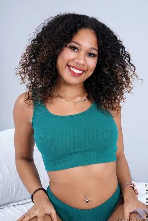 Skyla Sun: Ebony Brunette with Pierced Nipples Masturbates with a Dildo – photo 1 of 21