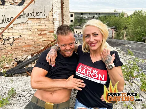 Slim Blonde MILF with Big Tits Rides a Partner Outdoors in Jeans – photo 2 of 20