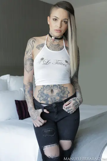 Tattooed Thick Brunette Strips Out of Her Jeans and Lingerie