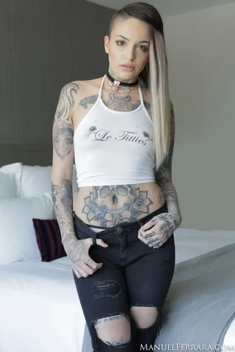 Leigh Raven: Tattooed Thick Brunette Strips Out of Her Jeans and Lingerie – photo 1 of 15