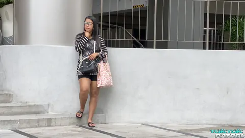 Thick Thai MILF in Glasses Gives a Blowjob Outdoors – photo 4 of 20