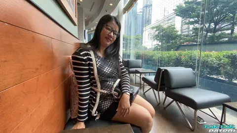 Thick Thai MILF in Glasses Gives a Blowjob Outdoors – photo 1 of 20