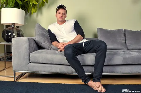 Muscular Man Strips Naked and Uses a Fleshlight – photo 1 of 15