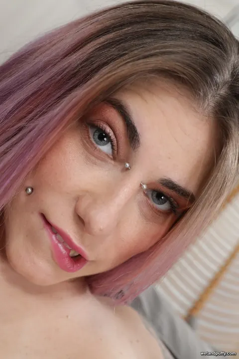 Dalila Dark: Blonde in Heels Pumps Her Pussy with a Dildo and Fingers – photo 9 of 21