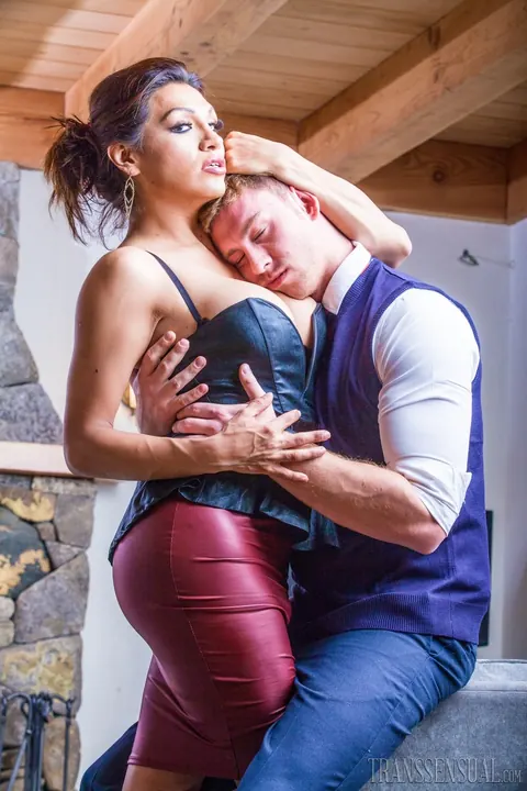 Trans Woman Strips Nude and Poses with Leg Raised – photo 11 of 15