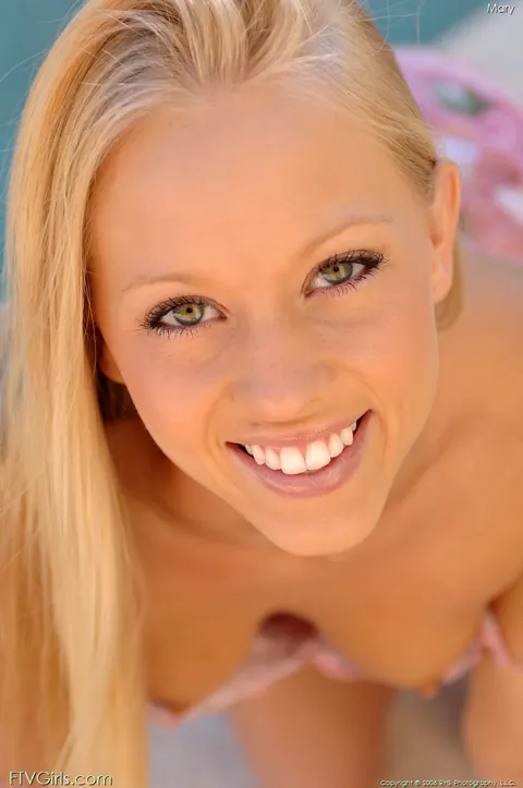 Brea Bennett: Tattooed Blonde Fingers Her Pussy and Fucks a Dildo – photo 10 of 20