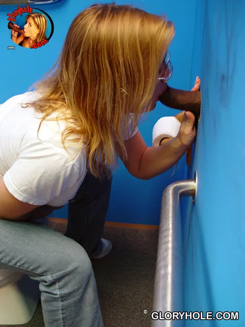 Erika Kole: Mature Blonde MILF Gives a Gloryhole Blowjob – photo 2 of 21