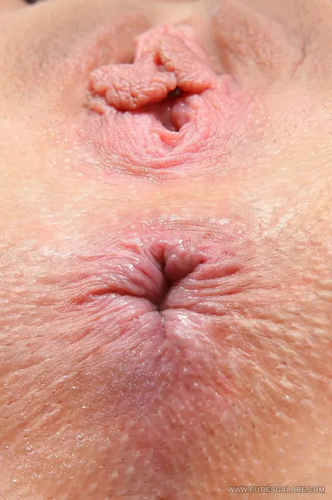 Amateur with Short Hair Uses a Dildo Before Sex – photo 18 of 19