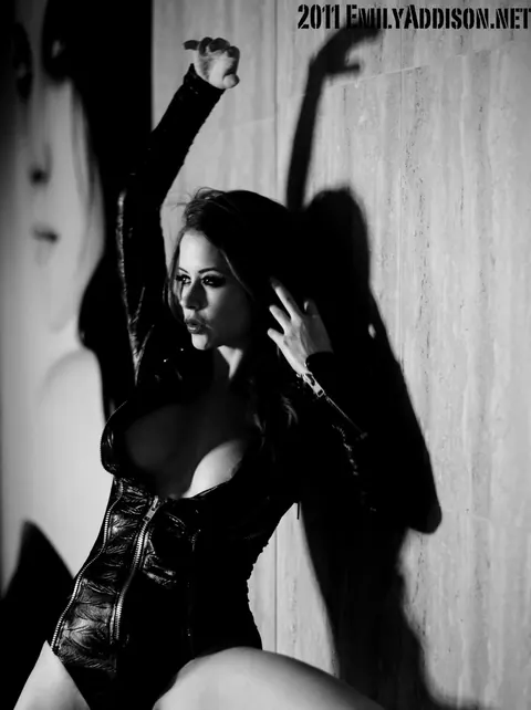 Emily Addison: Brunette Flaunts Her Big Tits in Latex and Boots – photo 8 of 21