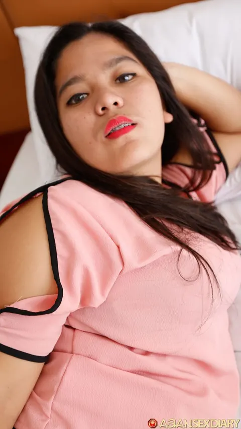 BBW Filipina Takes a Cumshot Outdoors – photo 5 of 20