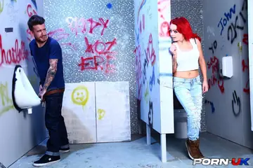Billie Rae – Slim British Redhead in Jeans Gives a Handjob and Fucks Her Partner