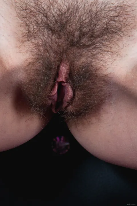 Hairy Woman Undresses and Displays Her Full Bush – photo 5 of 21