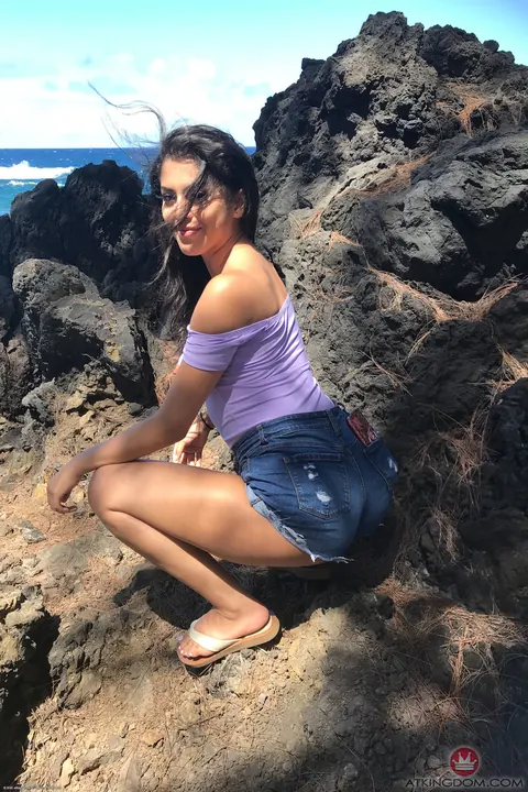 Sophia Leone: Latina PAWG Strips Out of Her Shorts on the Beach – photo 3 of 20