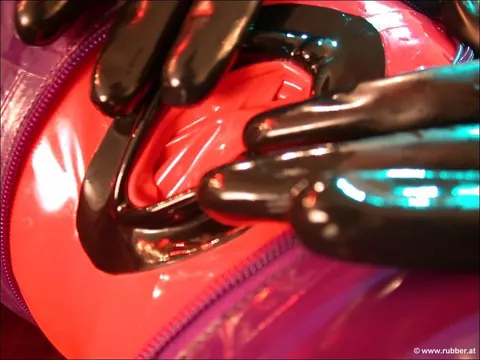 Woman in Latex Masturbates with a Dildo – photo 11 of 16