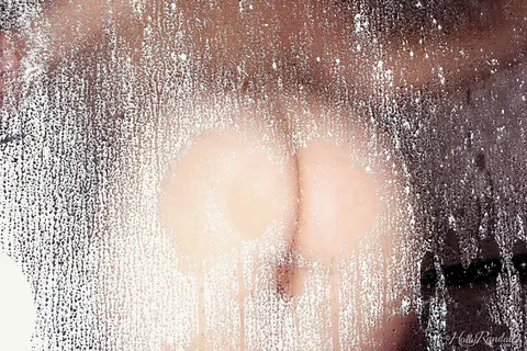 Carlotta Champagne: Brunette with Big Natural Tits Undresses with Champagne and Spreads – photo 17 of 20