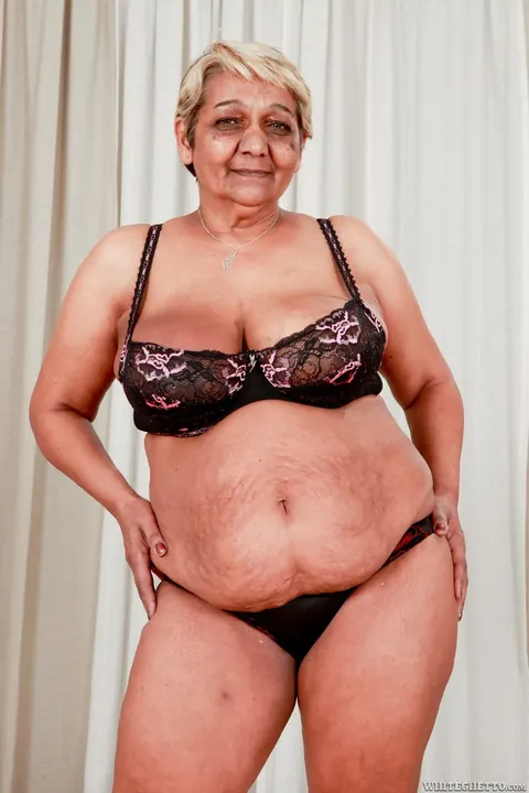 Evika: Curvy Ebony MILF Eases Bra Straps Down and Reveals Her Big Ass in Panties – photo 11 of 15