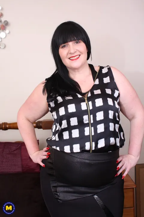 Mature British BBW Enjoys Oral and Rides a Partner – photo 1 of 21