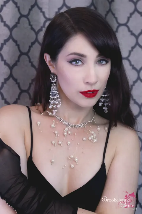 Brookelynne Briar: Canadian Brunette with Small Tits Undresses and Poses Nude – photo 4 of 15