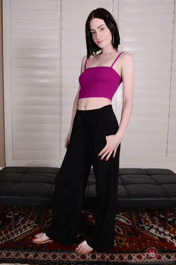 Slim Short-Haired Woman Gets on All Fours and Spreads