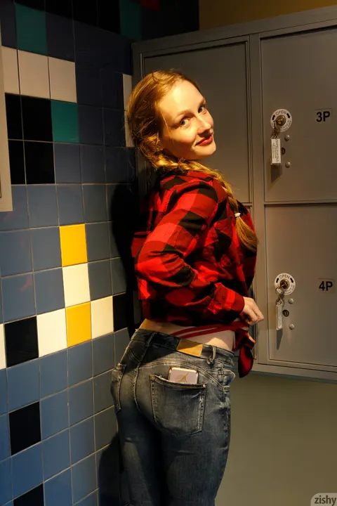 Giana Van Patten: Petite Blonde Flashes Her Tits and Spreads Her Legs in Jeans – photo 8 of 13