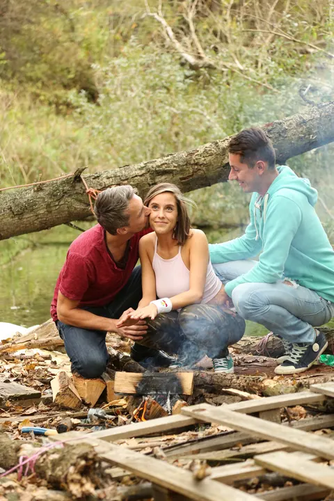 Ana Bell Evans: Busty Brunette Takes a Facial in Outdoor Threesome – photo 4 of 20