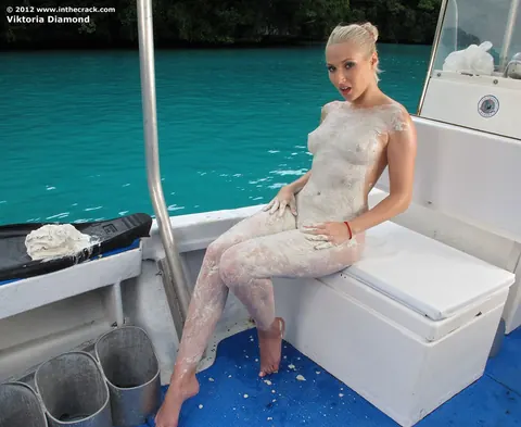 Viktoria Diamond: Tall Thick Blonde Oils Up and Fingers Herself on a Boat – photo 14 of 15