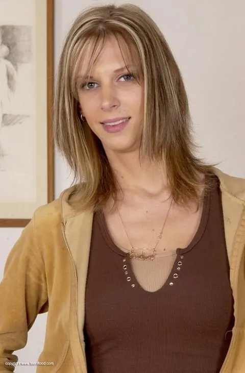 Brooke Banner: Skinny Blonde with Big Tits Masturbates Her Shaved Pussy – photo 1 of 20