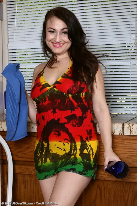 Chubby Brunette MILF Bends Over for Kitchen Anal – photo 1 of 15