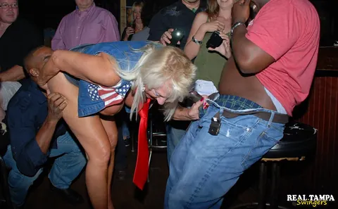 Mandi McGraw: Blonde MILFs in Shorts Take Anal and Doggy Style in a Group – photo 12 of 15