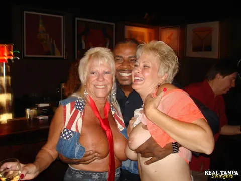 Mandi McGraw: Blonde MILFs in Shorts Take Anal and Doggy Style in a Group – photo 14 of 15