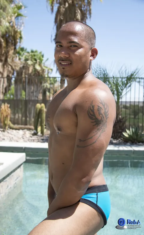 Man Strips Nude and Poses Showing Cock and Ass – photo 6 of 16