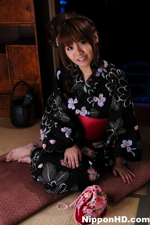 Japanese Model with Big Tits Opens Her Kimono Robe – photo 2 of 12
