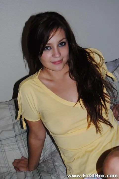 Samantha Marie: Busty Brunette with Natural Tits Peels Off Her Panties on the Bed – photo 5 of 15