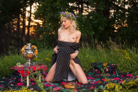 Zarina A: Blonde Undresses Fully and Poses Nude Showing Her Natural Tits – photo 5 of 21