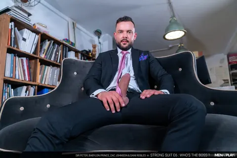 Four Gay Men Bareback Fuck and Suck in Group Session – photo 2 of 21