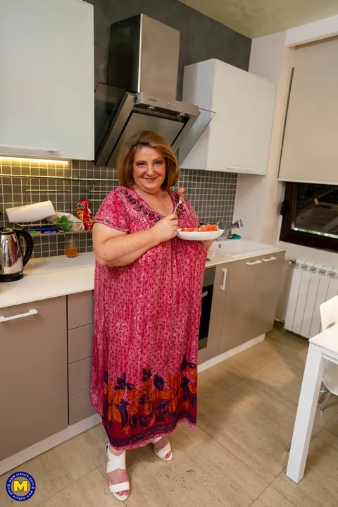 Curvy European MILF Undresses in the Kitchen – photo 2 of 14
