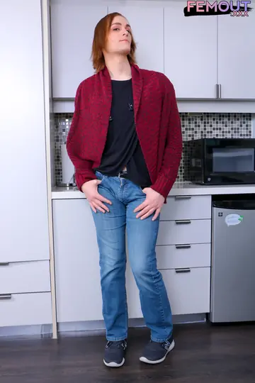 Trans Woman Pulls Top Off and Poses Nude