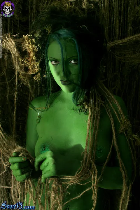 MILF in Cosplay Poses Naked in the Forest – photo 10 of 15