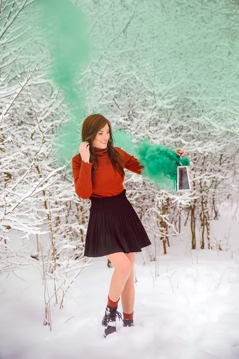Redhead Lifts Her Skirt Hem Outdoors – photo 5 of 15
