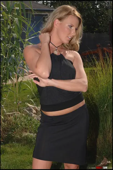 Florina Rose – Curvy Blonde in Lingerie and Heels Dominates with a Strap-On Outdoors