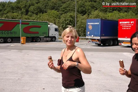 Dany Sun: Busty Blonde MILF Flashes Her Tits and Pussy Outdoors – photo 4 of 16