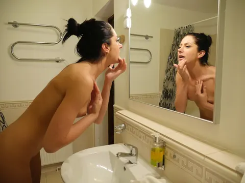 Tall Skinny Brunette Spreads in the Bathroom and Bedroom – photo 18 of 21