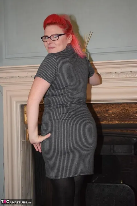 Mollie Foxxx: British BBW Redhead Strips Out of Her Skirt and Crotchless Pantyhose – photo 8 of 16