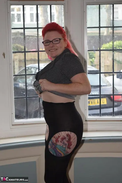 Mollie Foxxx: British BBW Redhead Strips Out of Her Skirt and Crotchless Pantyhose – photo 9 of 16