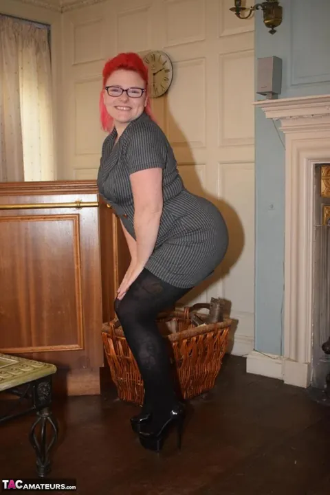 Mollie Foxxx: British BBW Redhead Strips Out of Her Skirt and Crotchless Pantyhose – photo 4 of 16