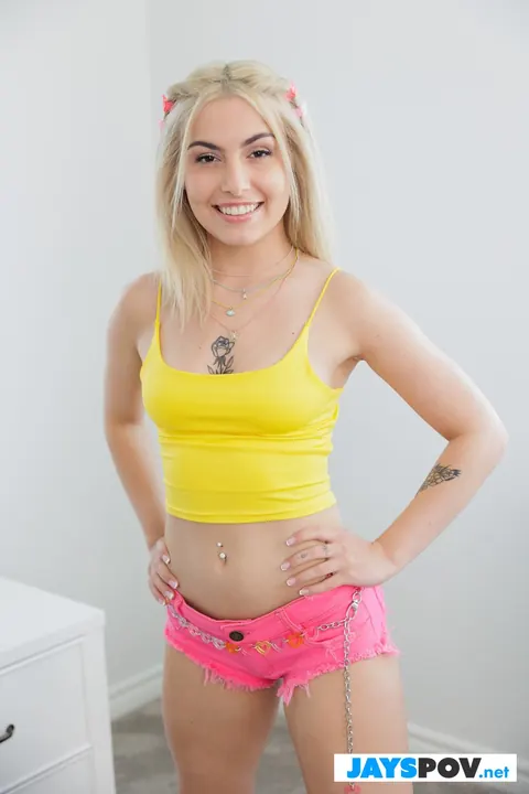 Chanel Camryn: Thick Blonde with Small Tits and Big Ass Poses in Panties – photo 2 of 21