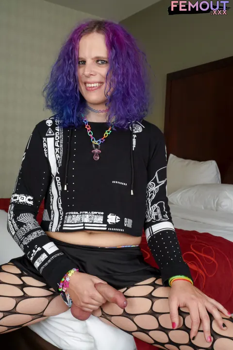 Trans Woman Strips Nude and Bends Forward to Show Her Body – photo 4 of 16