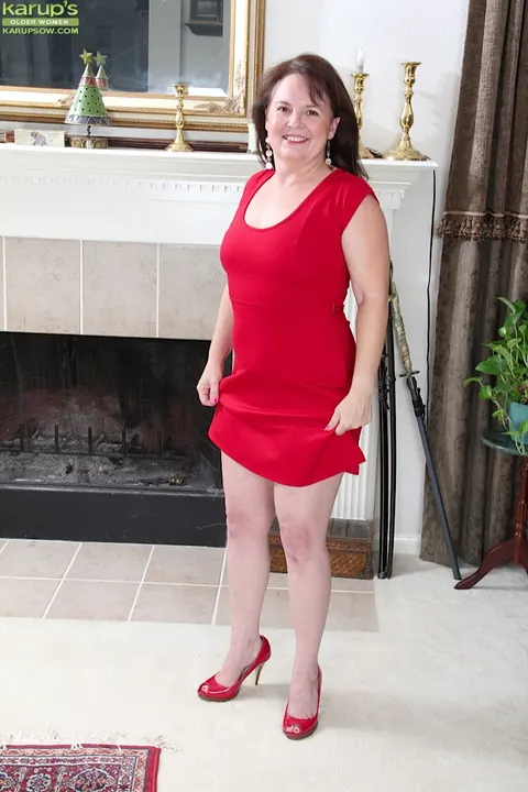 Felicia McDonald: British Brunette in a Red Dress Spreads Her Pussy in Heels – photo 1 of 15