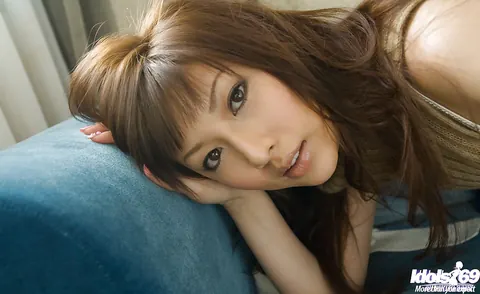 Japanese Woman Strips Naked and Spreads Her Pussy – photo 5 of 15
