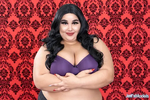 Chloe Klein: Curvy Brunette MILF Strips Out of Her Lingerie on the Sofa – photo 2 of 16